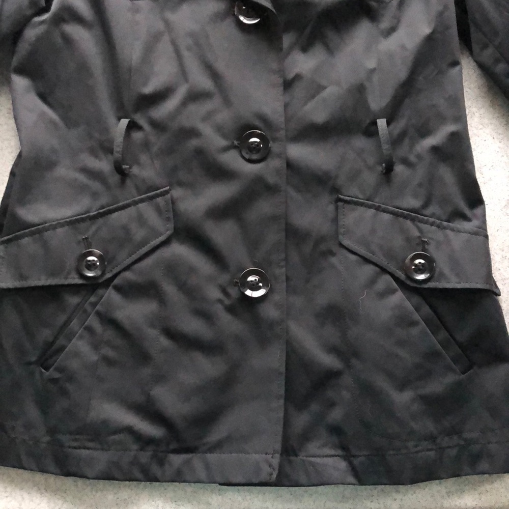 Rain coat - Picture 3 of 4